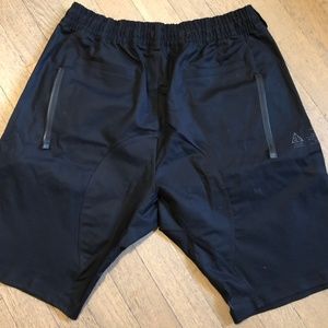 nike acg deploy cargo